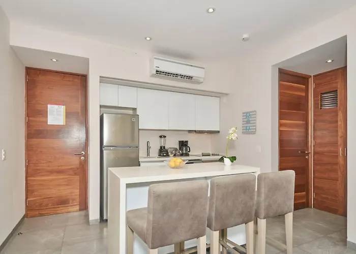 Apartment Centric 2br, 2pools, Near & 5th Ave Playa del Carmen