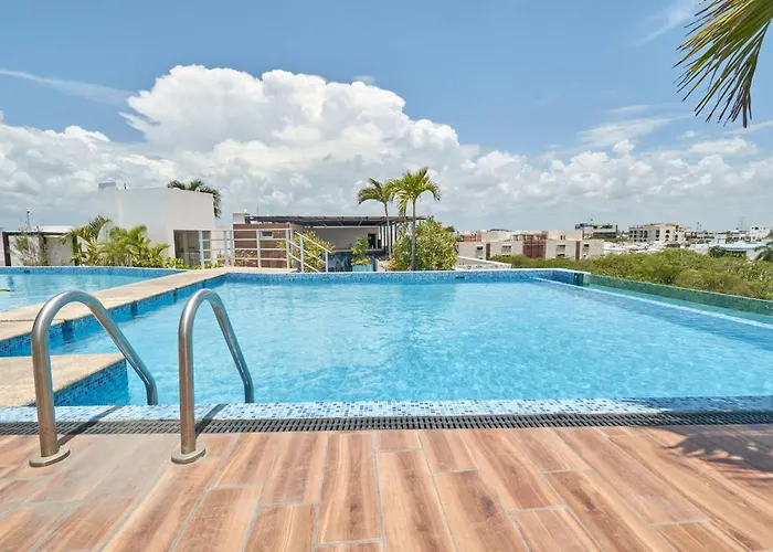 Centric 2br, 2pools, Near & 5th Ave *