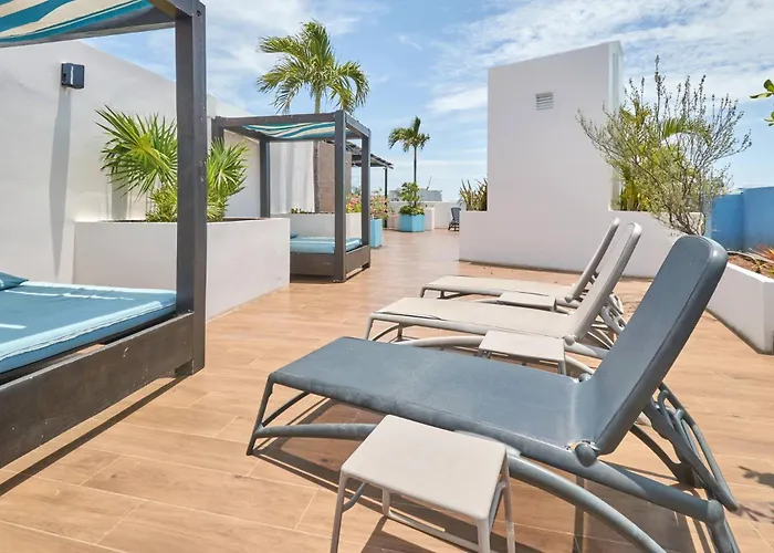 Centric 2br, 2pools, Near & 5th Ave *