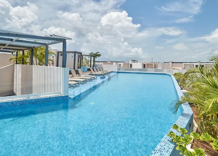 Apartment Centric 2br, 2pools, Near & 5th Ave *