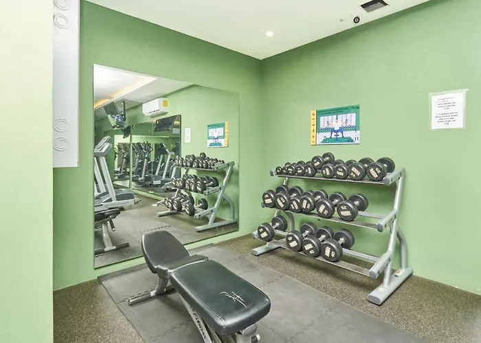 Centric 2br, 2pools, Near & 5th Ave Apartment *