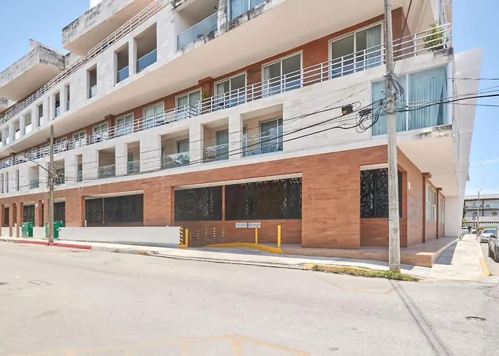 Centric 2br, 2pools, Near & 5th Ave *